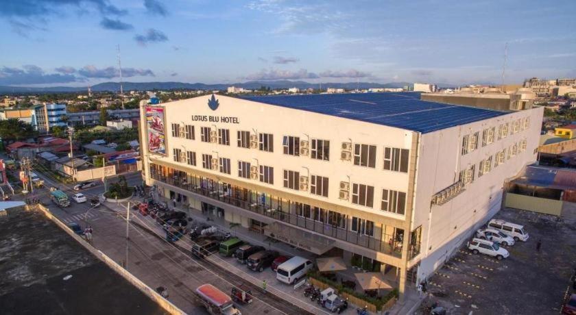 Lotus Blu Hotel Legazpi Exterior foto