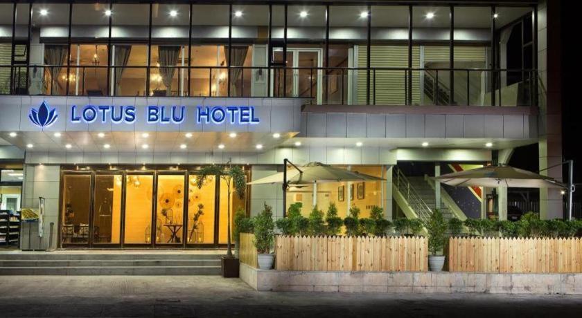 Lotus Blu Hotel Legazpi Exterior foto